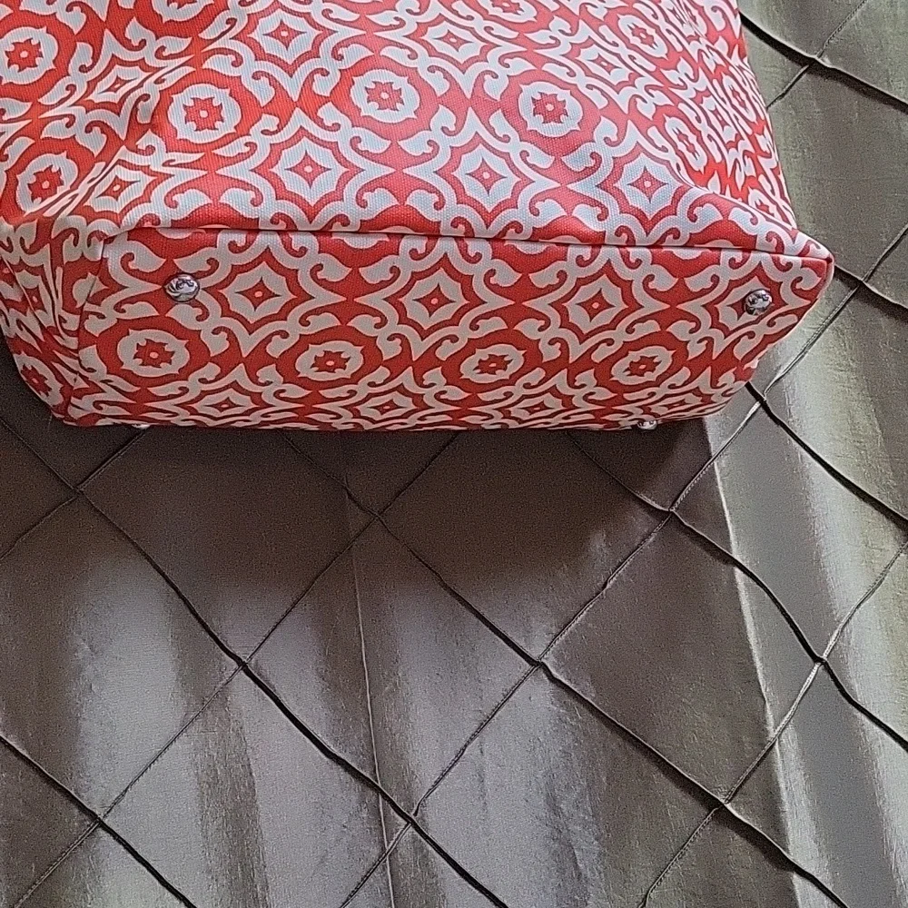 VGUC- Petunia Pickle Bottom Downtown Diaper Bag \ Tote